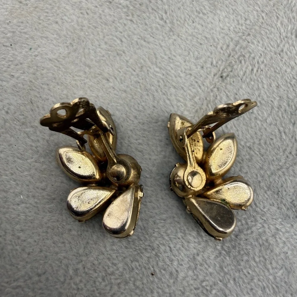 Vintage‎ Coro Clip On Earrings Gold Tone Rhinestone Signed Flowers